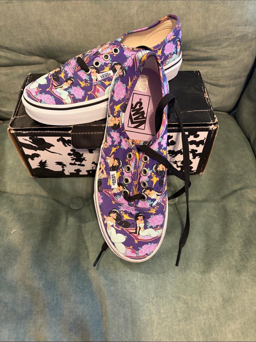 Vans Purple Floral Disney Princess Jasmine Print Low Tops. New with original box